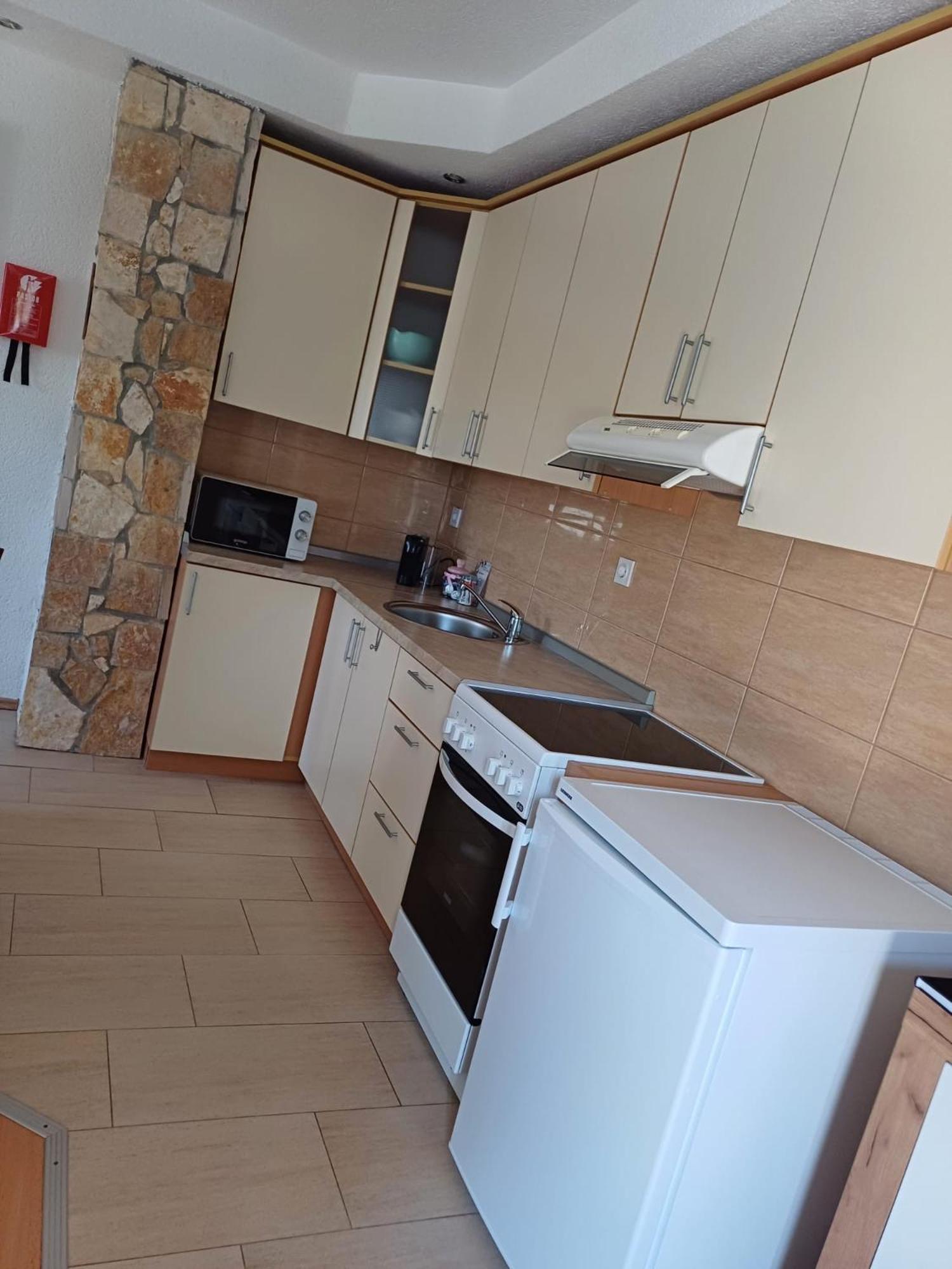 Ambiente Appartement Jasenice  Buitenkant foto