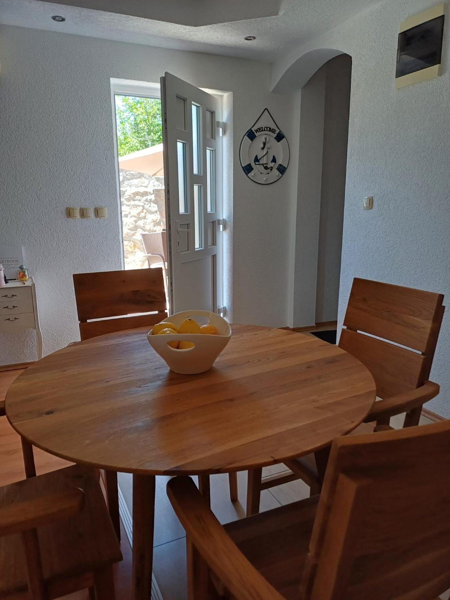Ambiente Appartement Jasenice  Buitenkant foto